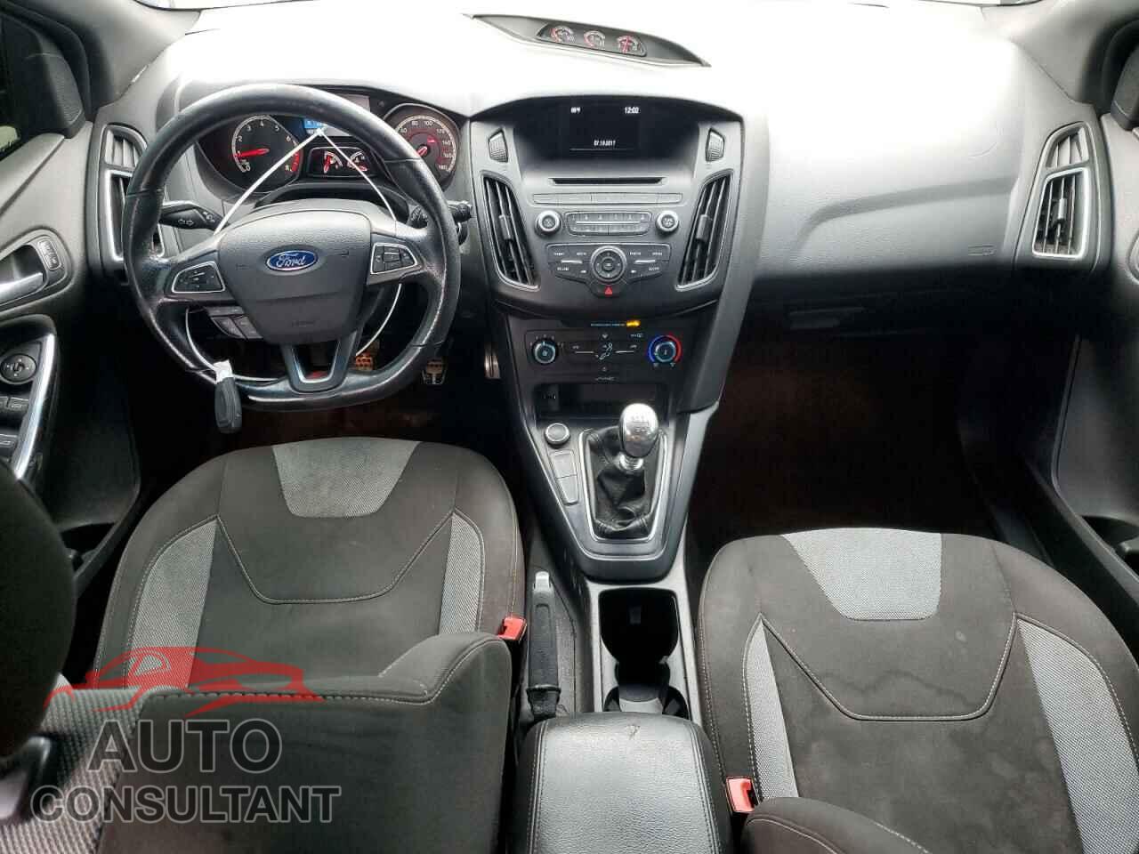 FORD FOCUS 2017 - 1FADP3L97HL332980