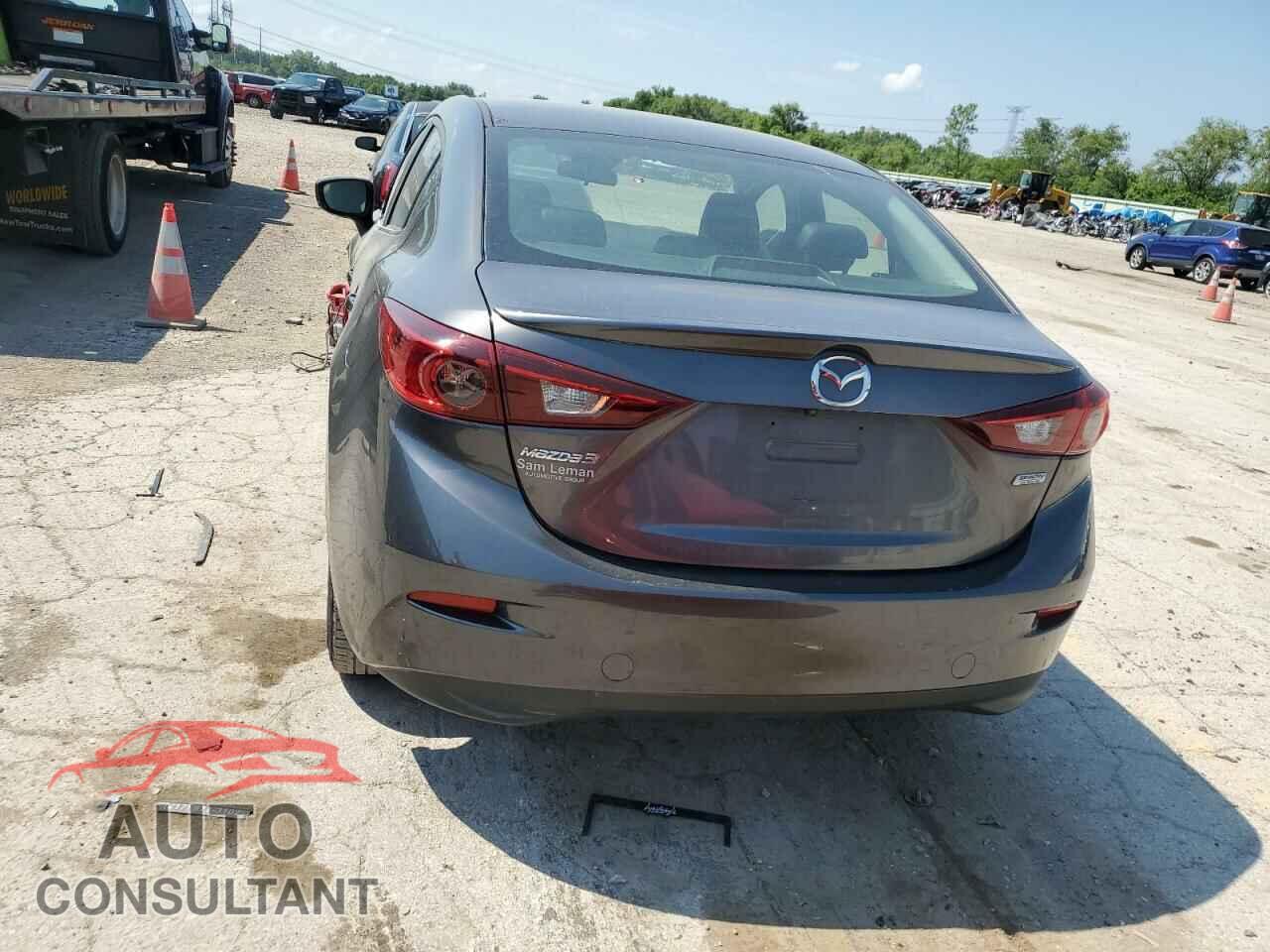 MAZDA 3 2018 - 3MZBN1V33JM277157