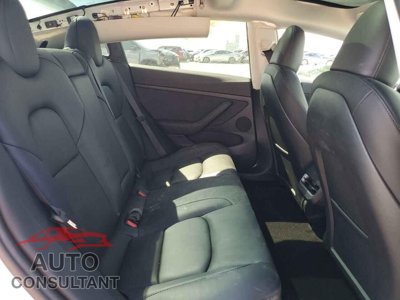 TESLA MODEL 3 2023 - 5YJ3E1EA0PF586524