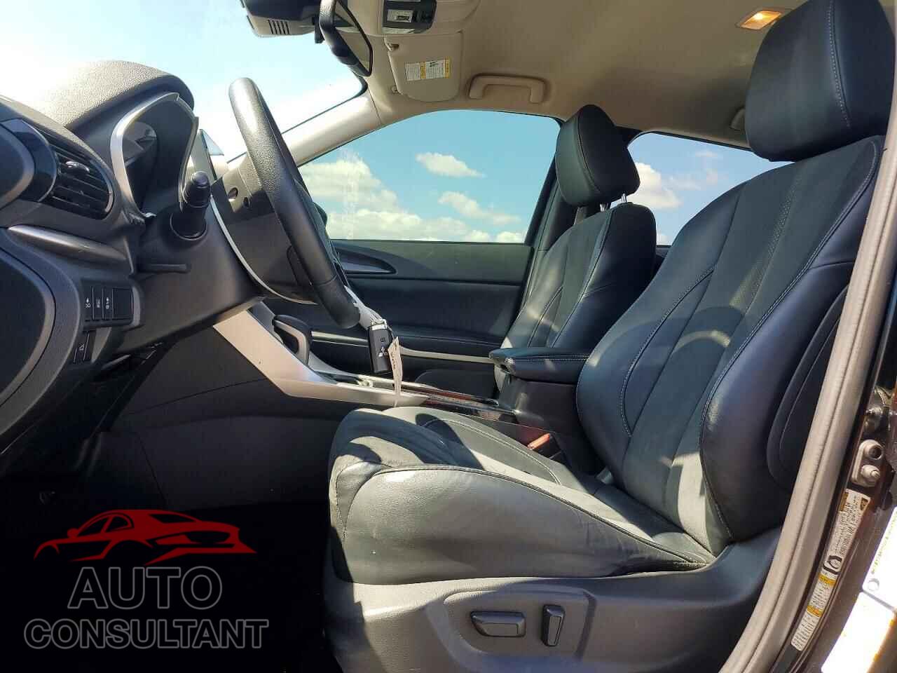 MITSUBISHI ECLIPSE 2024 - JA4ATWAAXRZ001035
