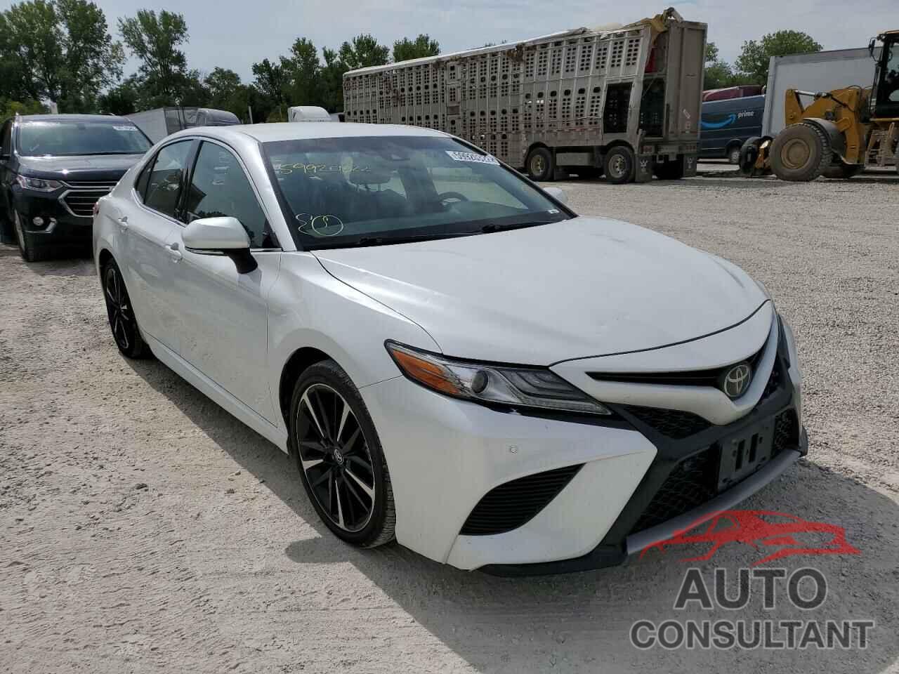 TOYOTA CAMRY 2018 - 4T1B61HK2JU016015