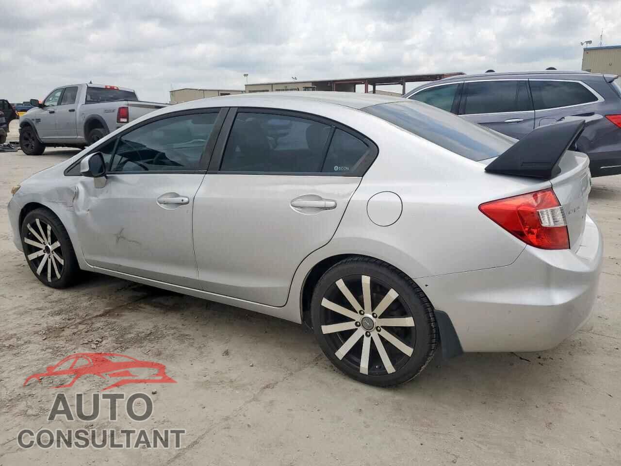 HONDA CIVIC 2012 - 2HGFB2F84CH329640