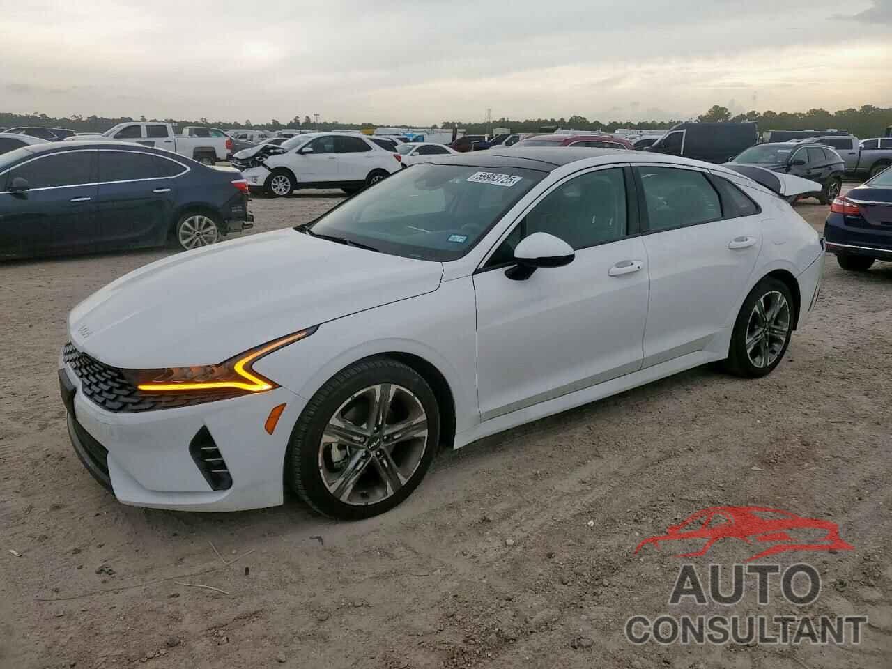 KIA K5 2023 - 5XXG34J22PG218897