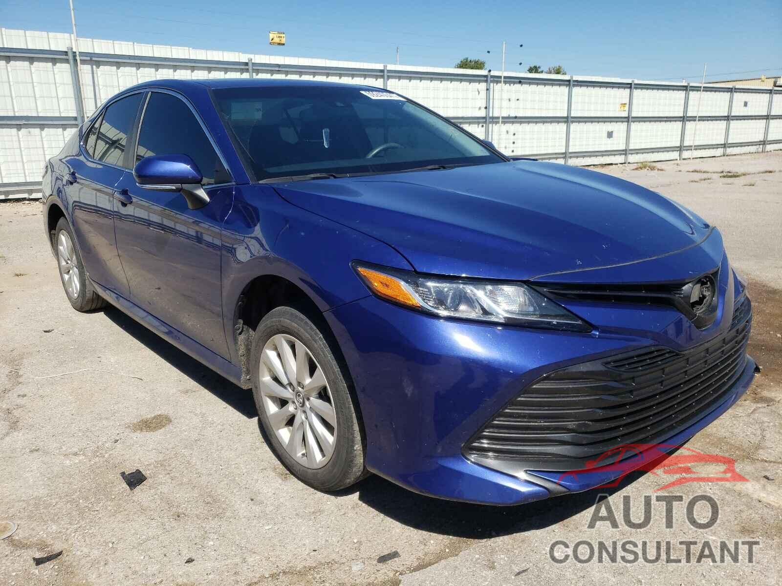 TOYOTA CAMRY 2018 - 4T1B11HK5JU620351