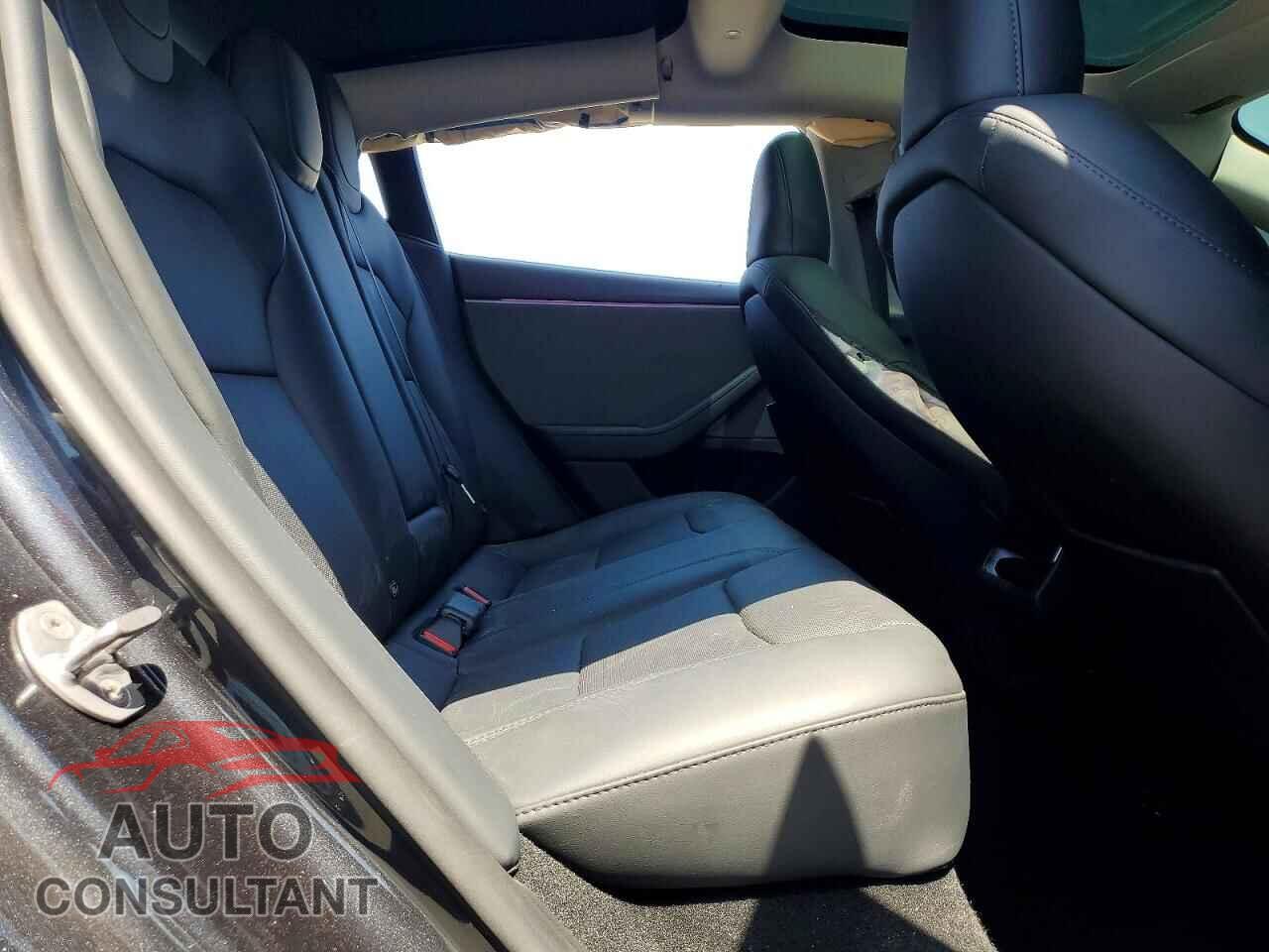 TESLA MODEL 3 2026 - 5YJ3E1EA6TF157981