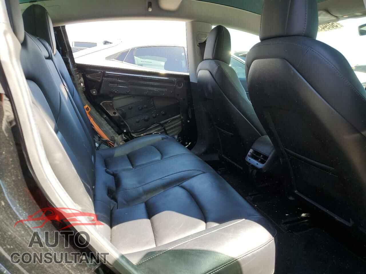 TESLA MODEL 3 2018 - 5YJ3E1EAXJF036495