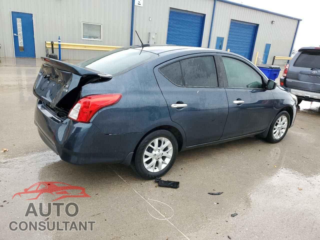 NISSAN VERSA 2017 - 3N1CN7AP4HL857166