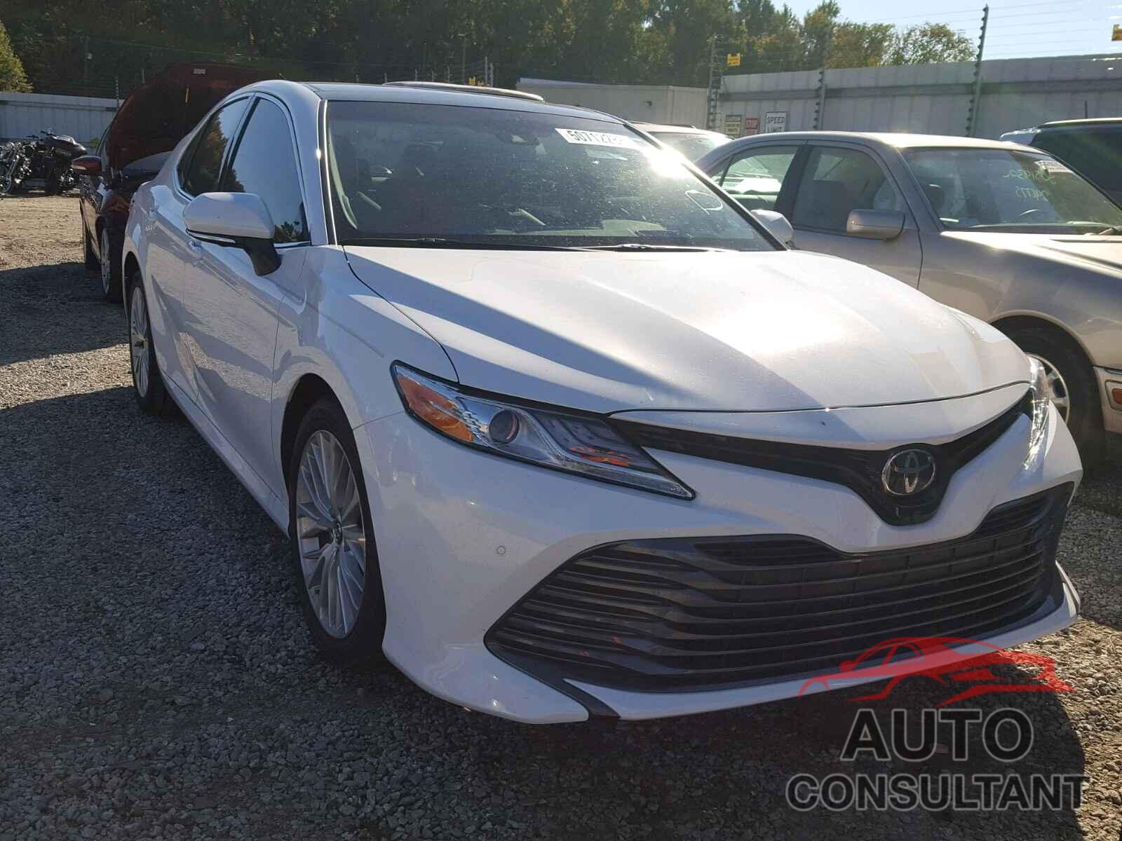 TOYOTA CAMRY 2018 - 4T1BZ1HK0JU009037