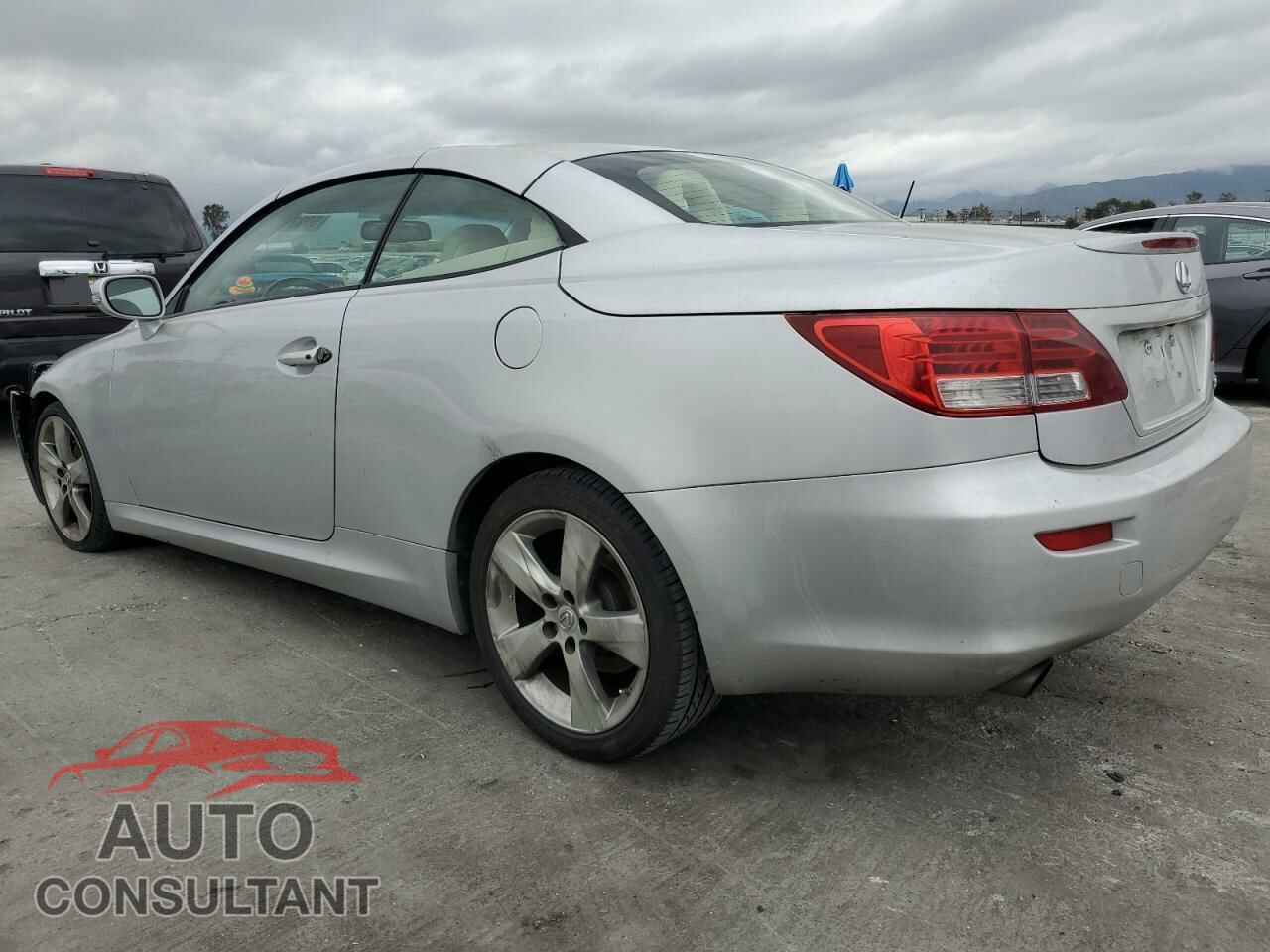 LEXUS IS 2011 - JTHFF2C25B2518323