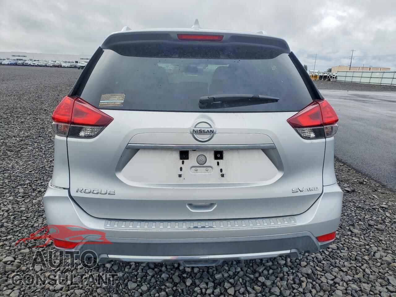 NISSAN ROGUE 2017 - KNMAT2MV2HP618209
