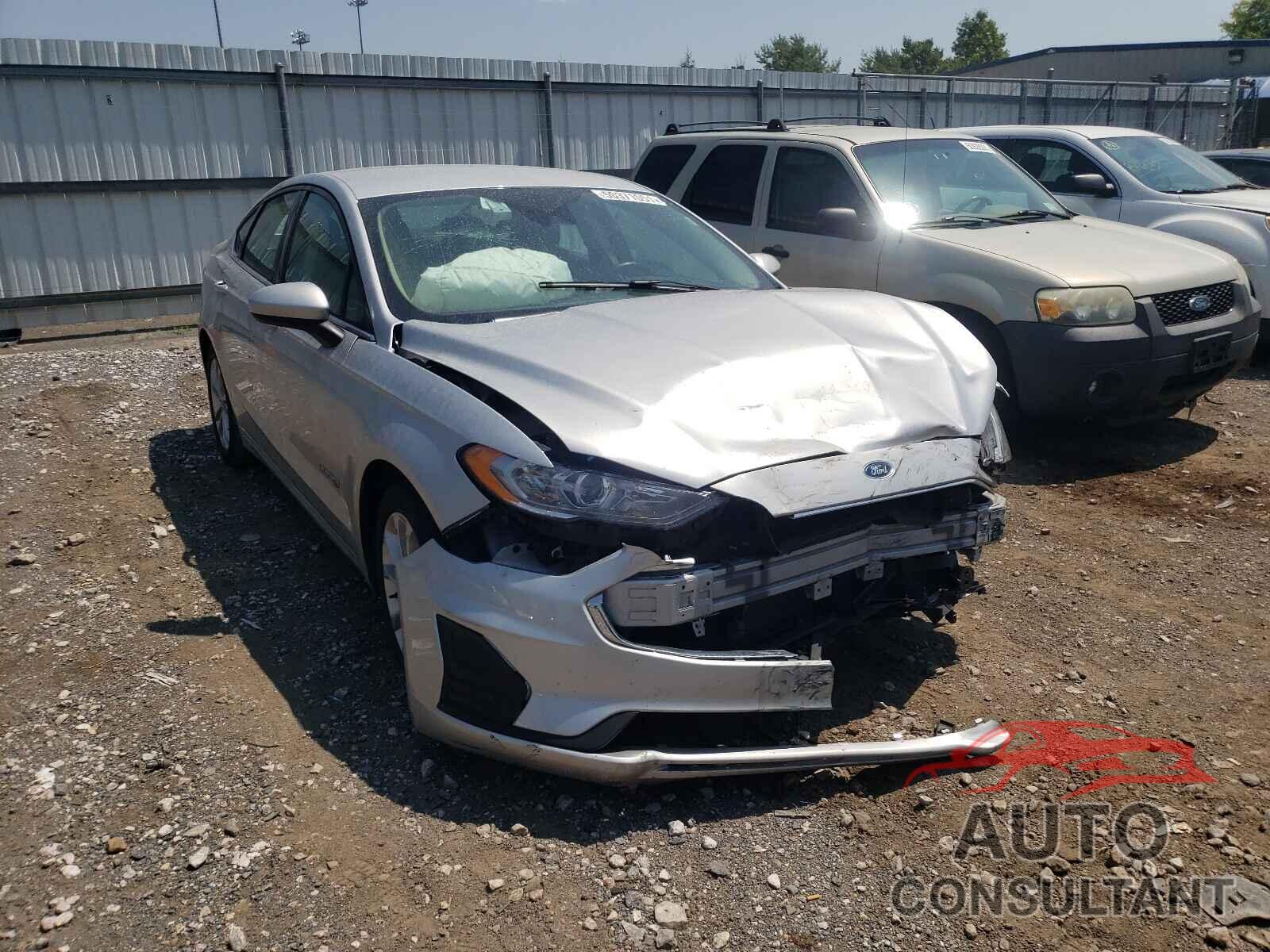 FORD FUSION 2019 - 3FA6P0LU0KR240808