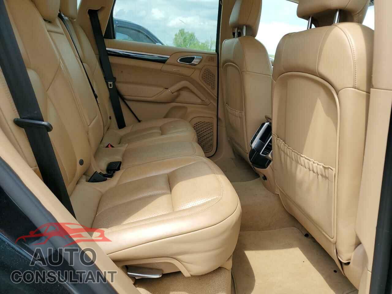 PORSCHE CAYENNE 2016 - WP1AA2A26GLA09340