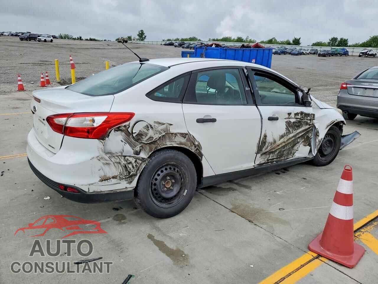 FORD FOCUS 2013 - 1FADP3E23DL350743