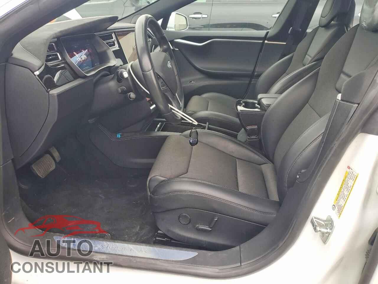 TESLA MODEL S 2017 - 5YJSA1E20HF215266
