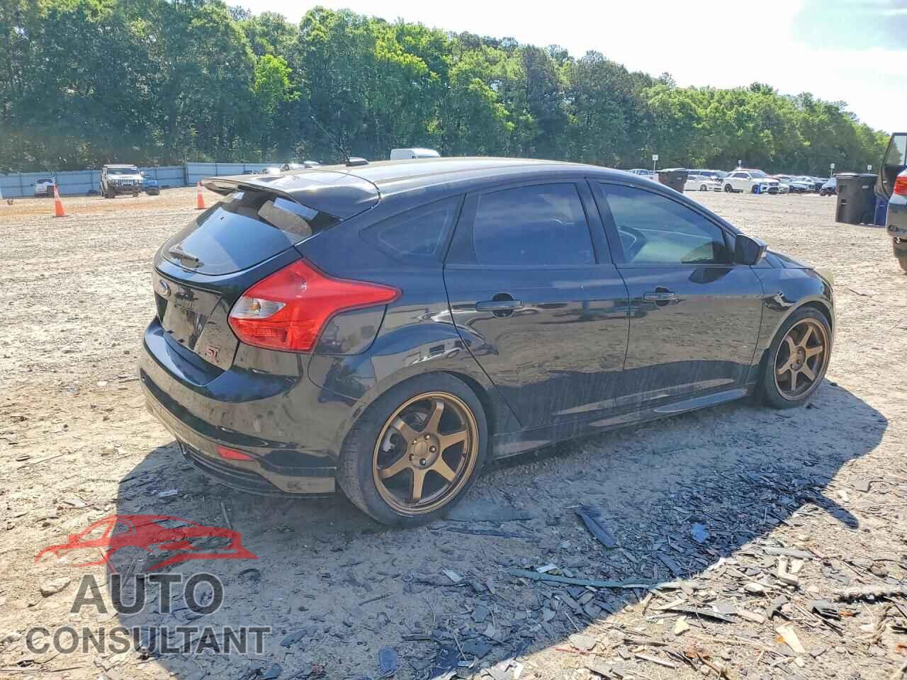 FORD FOCUS 2013 - 1FADP3L92DL217679