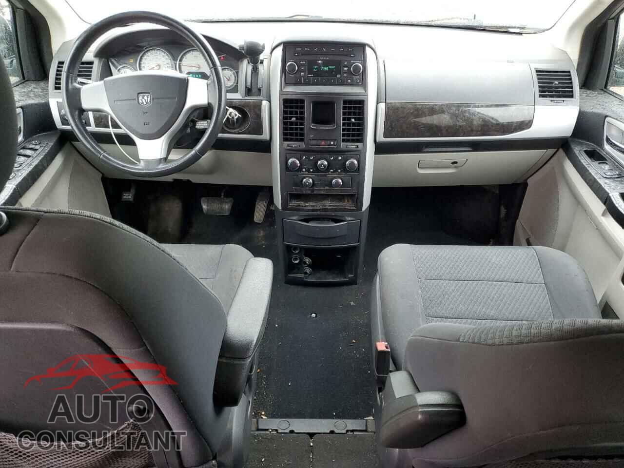 DODGE CARAVAN 2010 - 2D4RN5D18AR121099