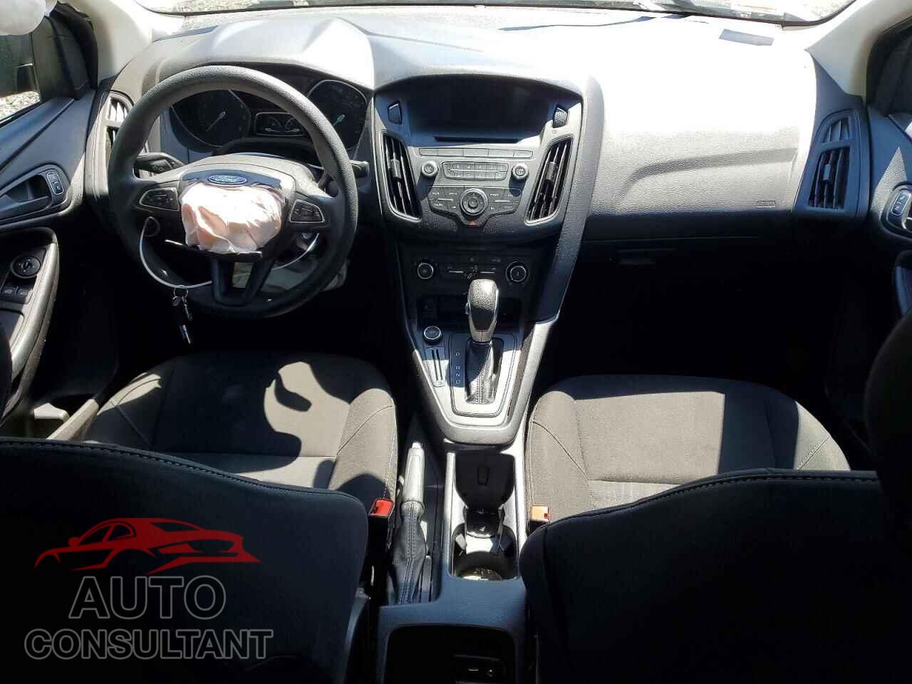 FORD FOCUS 2017 - 1FADP3E26HL250903