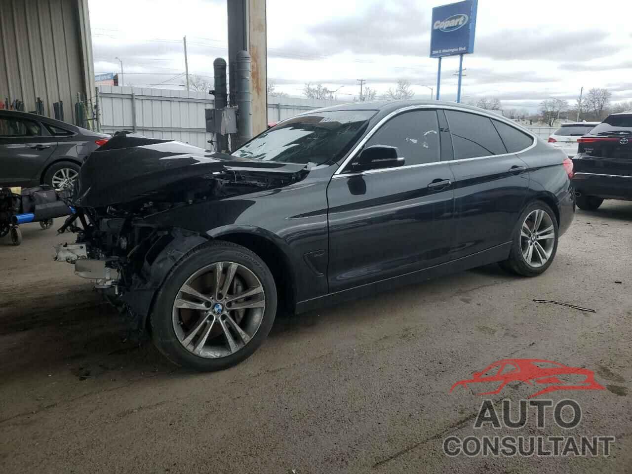 BMW 3 SERIES 2018 - WBA8Y3C52JG451439