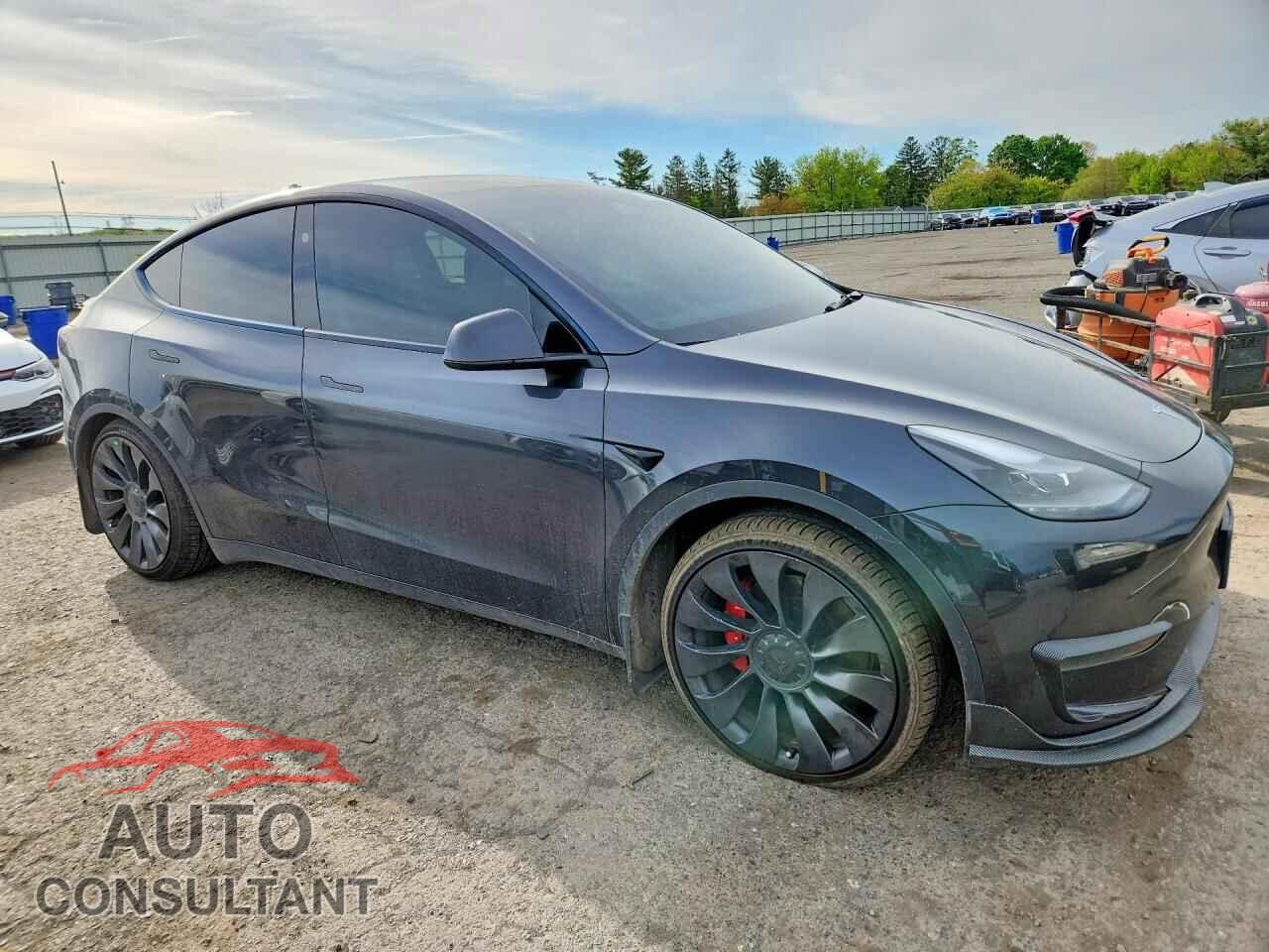TESLA MODEL Y 2024 - 7SAYGDEF7RF036790