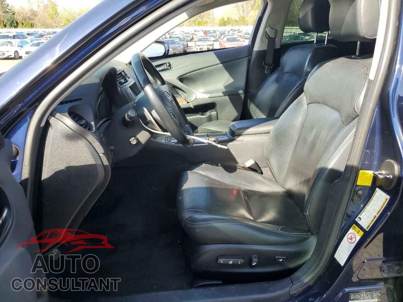 LEXUS IS 2012 - JTHCF5C20C5053048