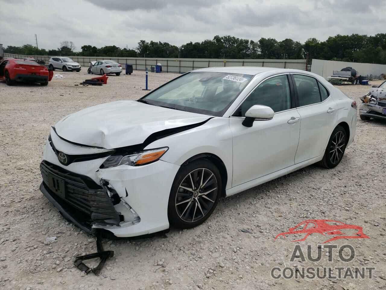 TOYOTA CAMRY 2022 - 4T1F11AK8NU703452