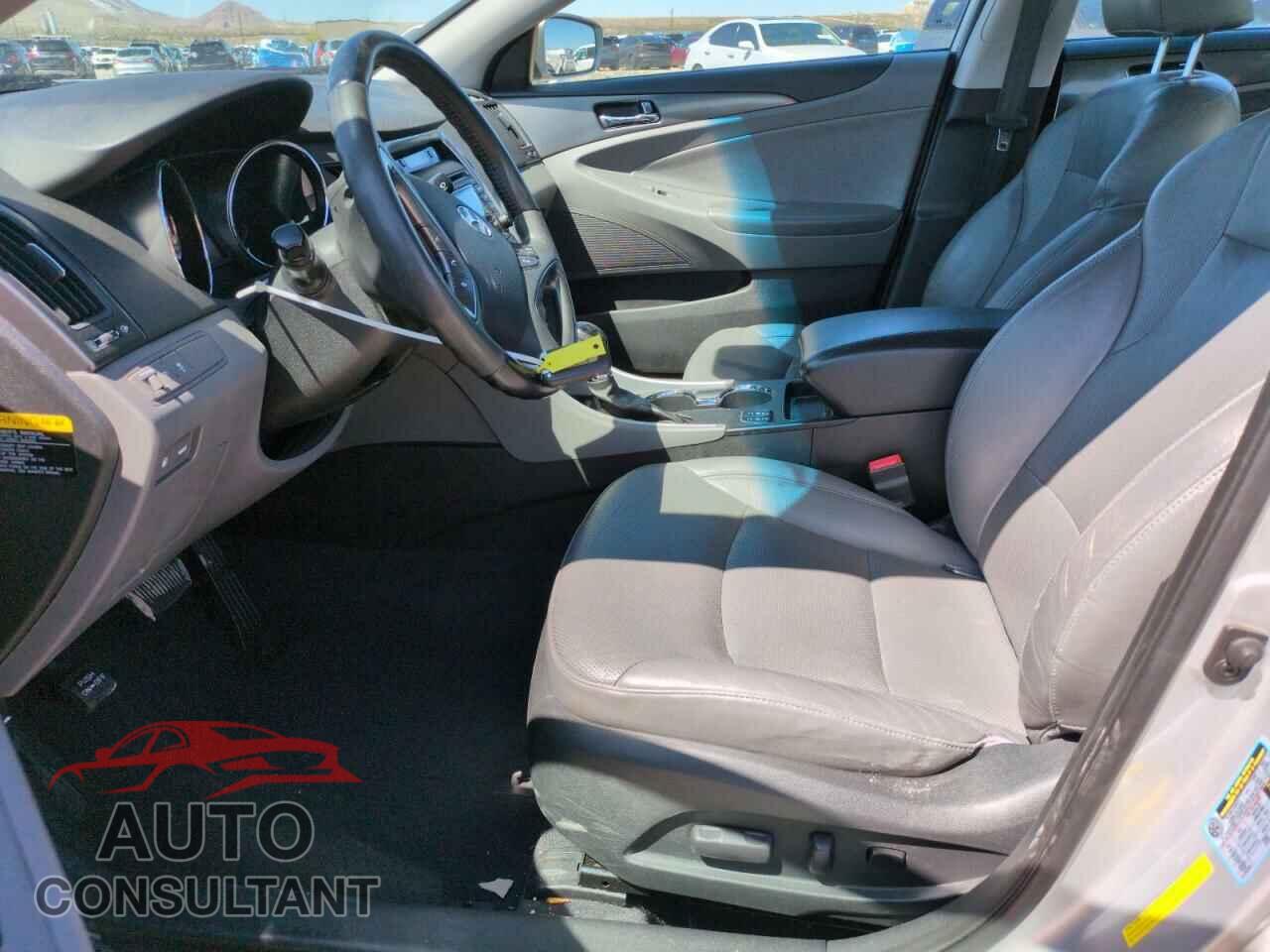 HYUNDAI SONATA 2012 - KMHEC4A40CA063129