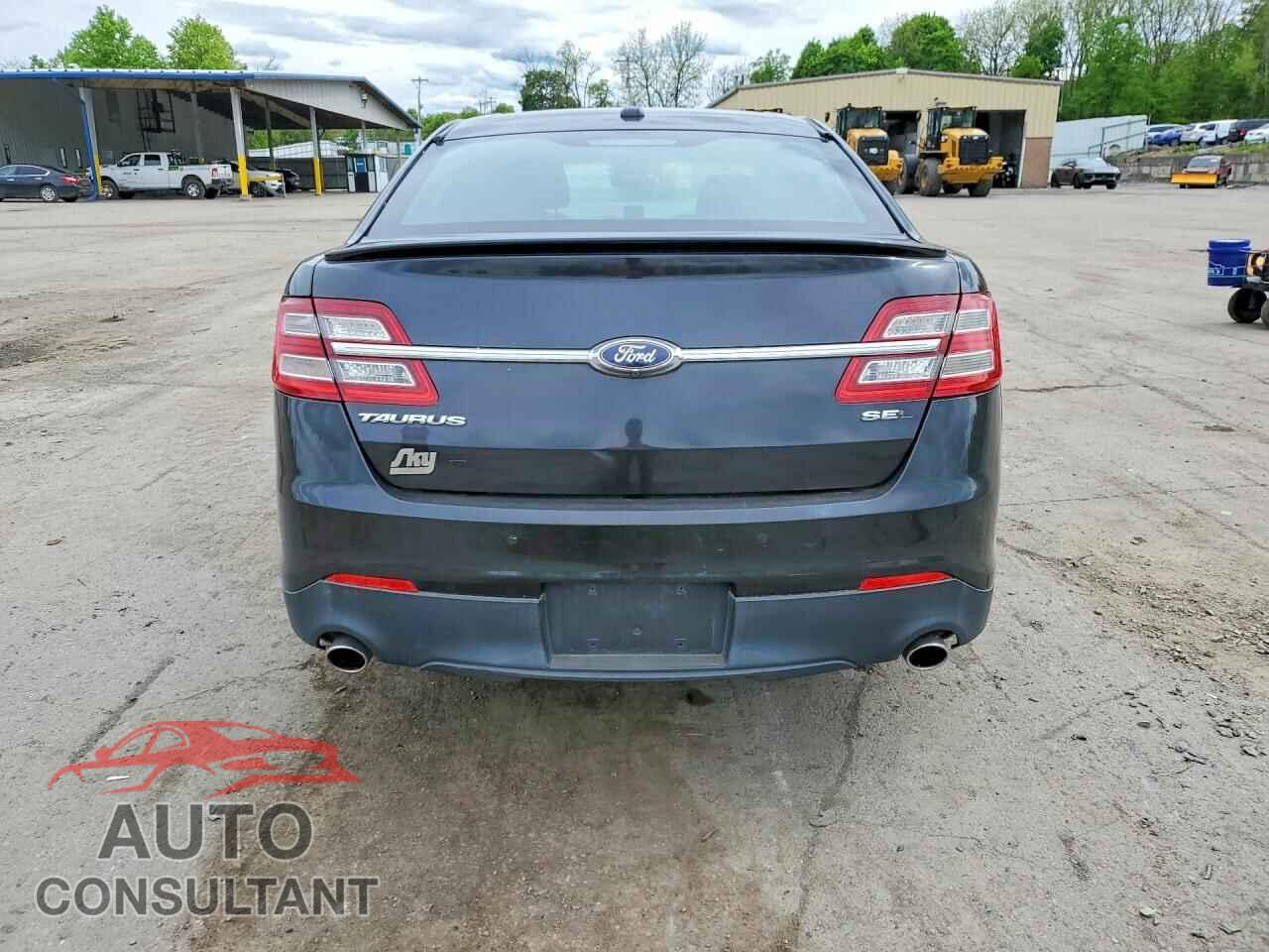 FORD TAURUS 2015 - 1FAHP2E81FG108416