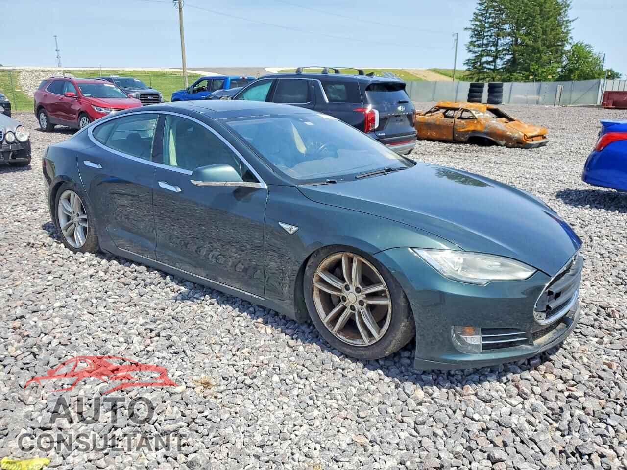 TESLA MODEL S 2014 - 5YJSA1H17EFP39268