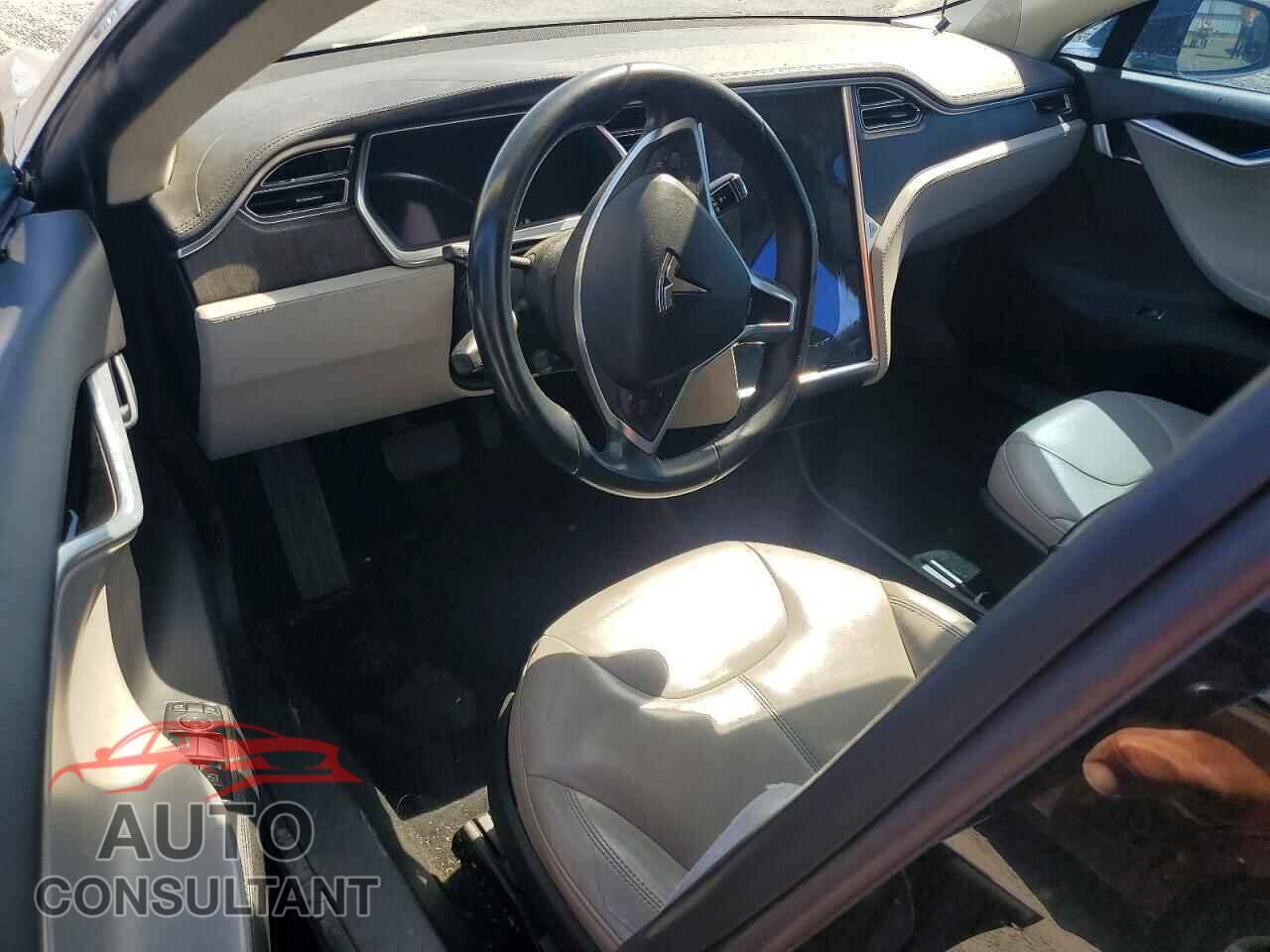 TESLA MODEL S 2013 - 5YJSA1DN2DFP05746