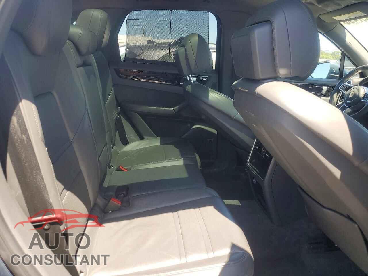 PORSCHE CAYENNE 2019 - WP1AA2AYXKDA06934