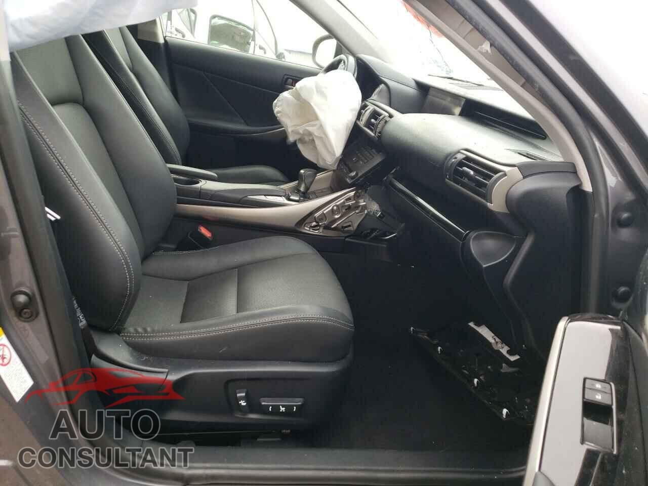 LEXUS IS 2017 - JTHBA1D29H5042333