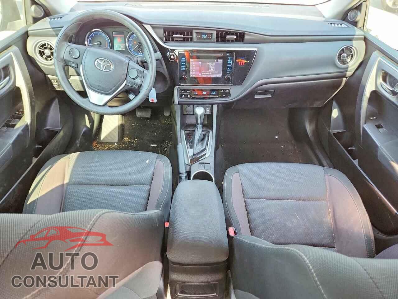 TOYOTA COROLLA 2018 - 5YFBURHE5JP762166