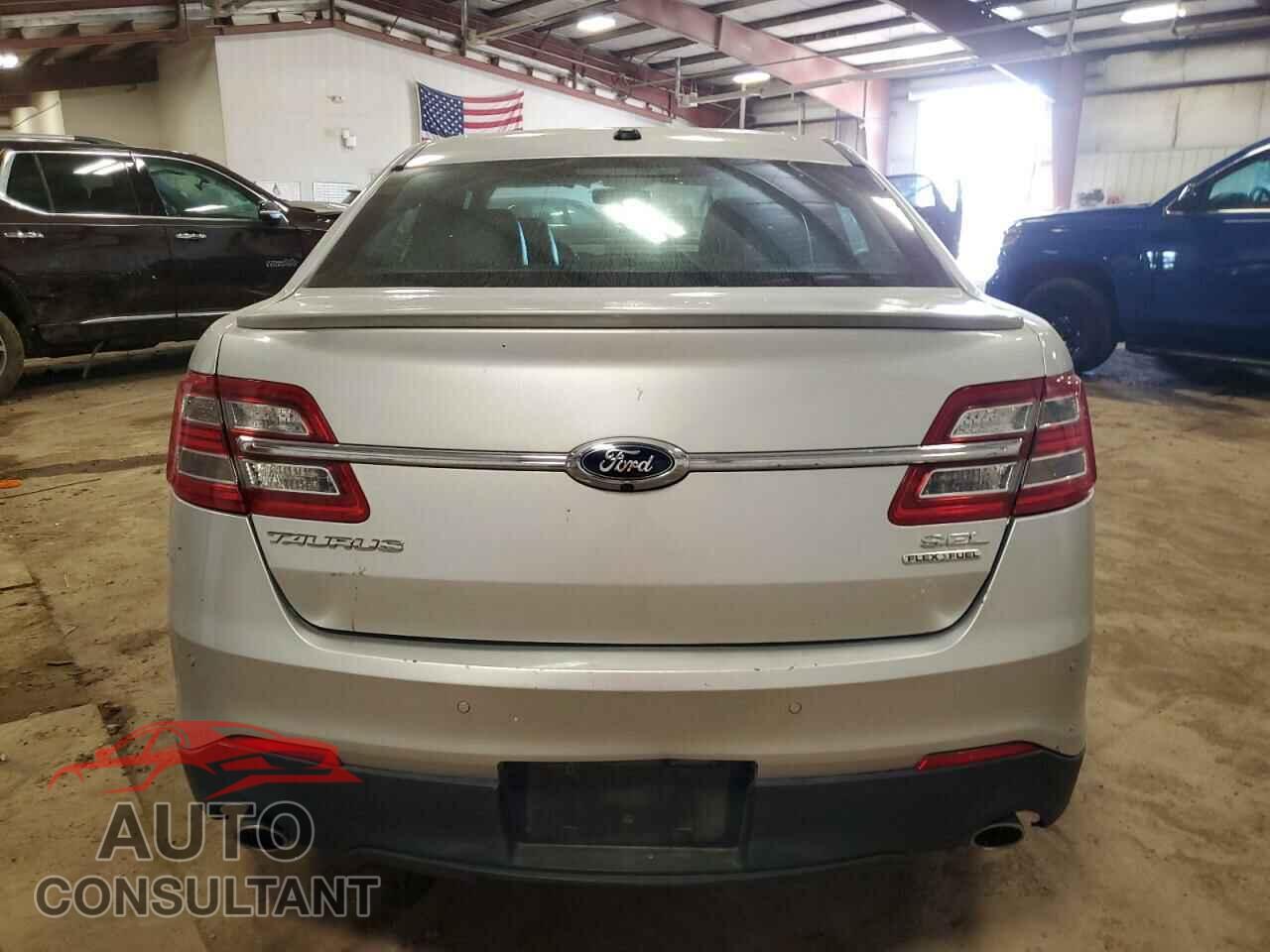 FORD TAURUS 2013 - 1FAHP2E82DG174647