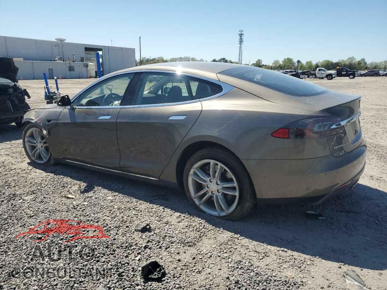 TESLA MODEL S 2016 - 5YJSA1E2XGF121040