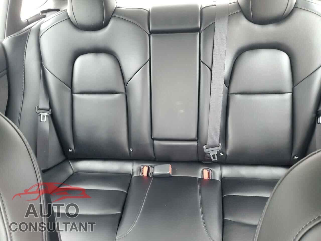TESLA MODEL 3 2018 - 5YJ3E1EA4JF157488