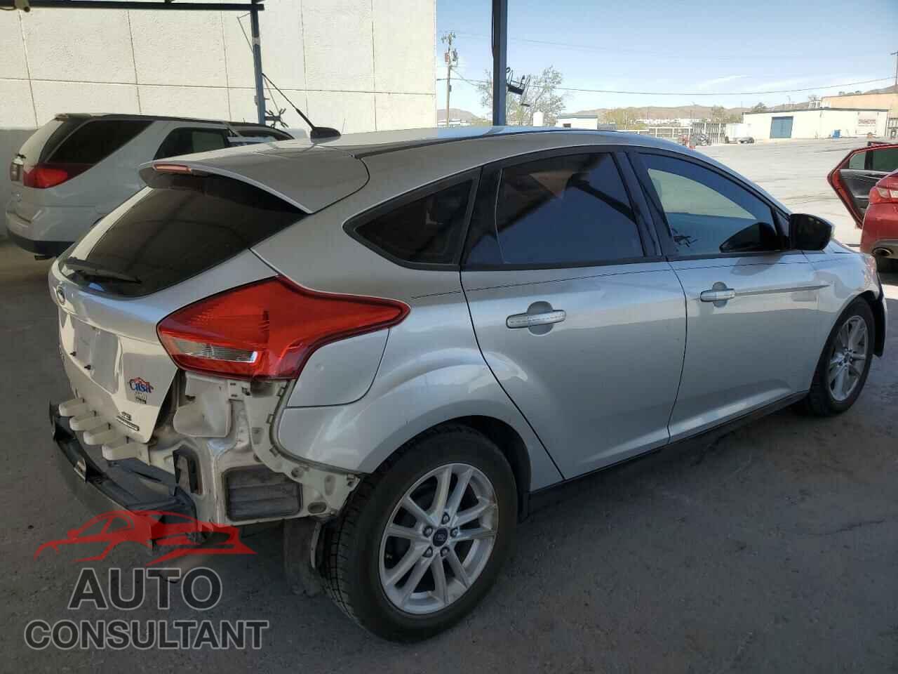 FORD FOCUS 2015 - 1FADP3K23FL270768