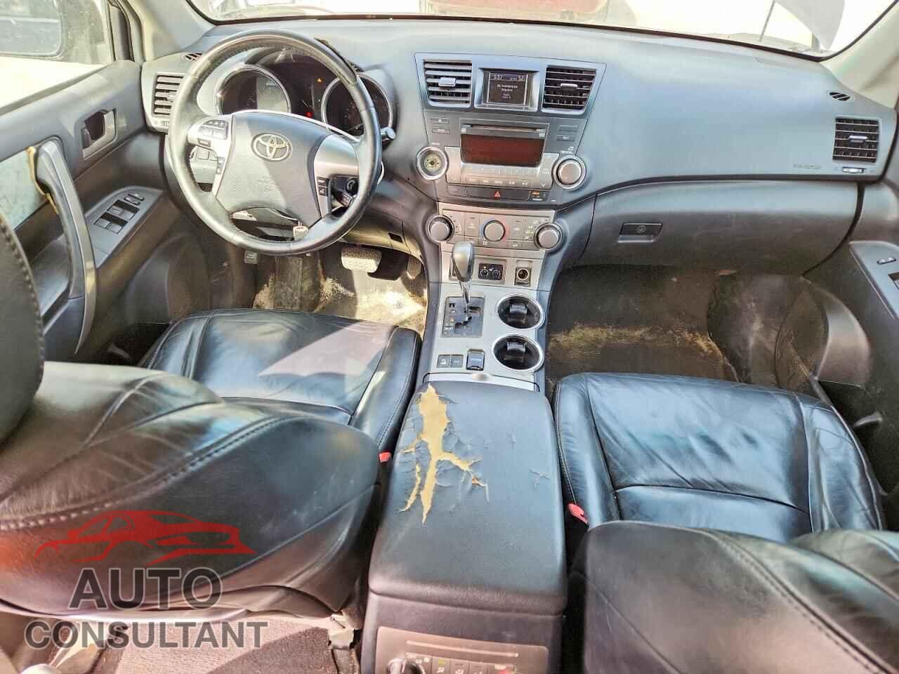 TOYOTA HIGHLANDER 2011 - 5TDBK3EH4BS048314
