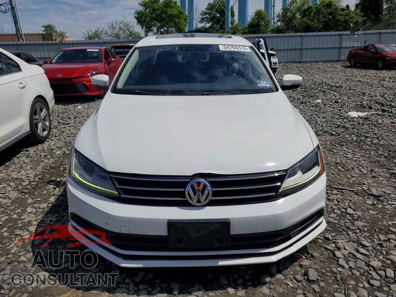 VOLKSWAGEN JETTA 2017 - 3VWDB7AJ5HM392085