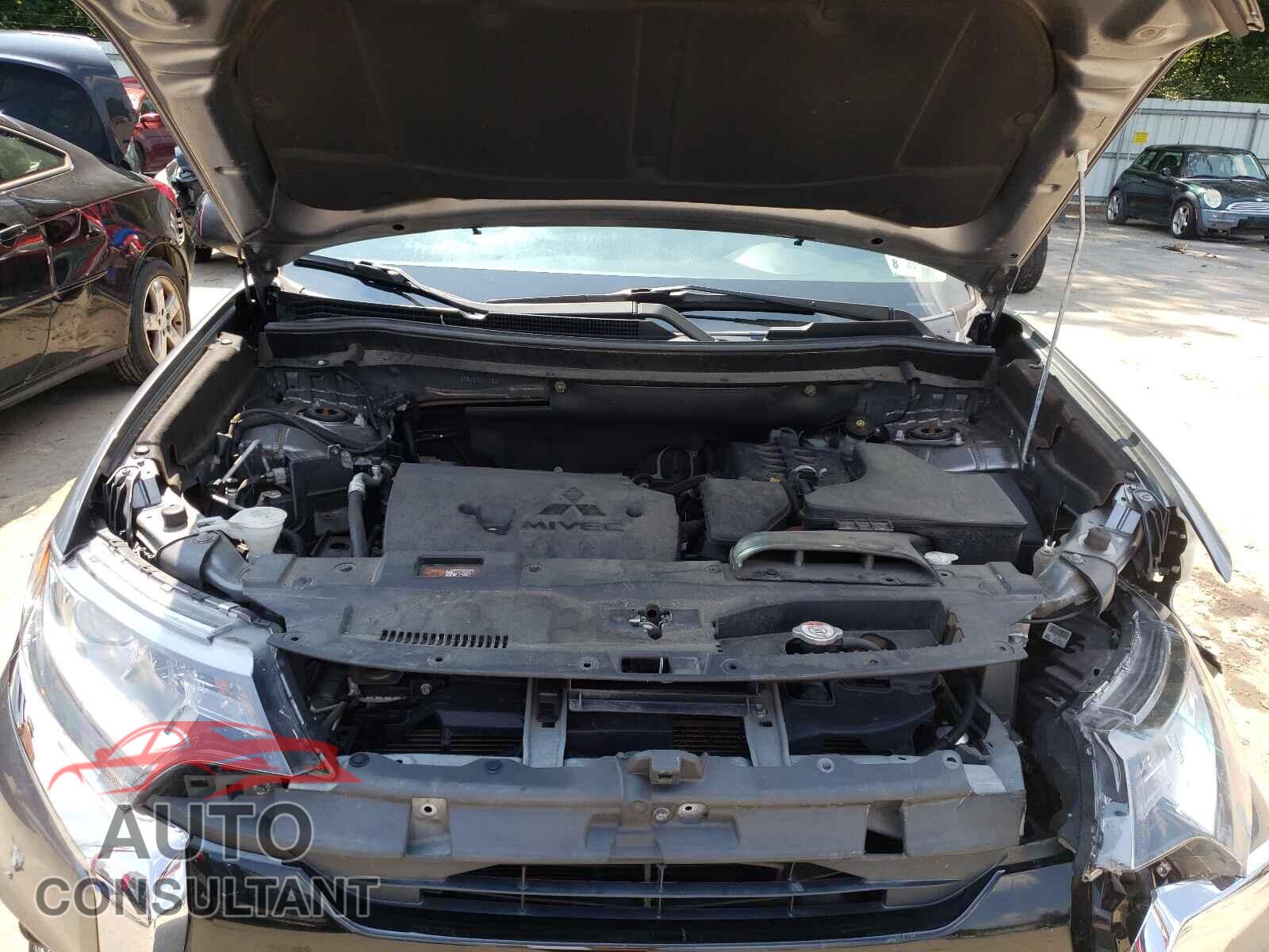 MITSUBISHI OUTLANDER 2018 - JA4AD2A35JZ010785