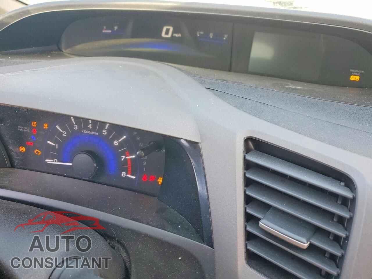 HONDA CIVIC 2012 - 2HGFB2F51CH556080