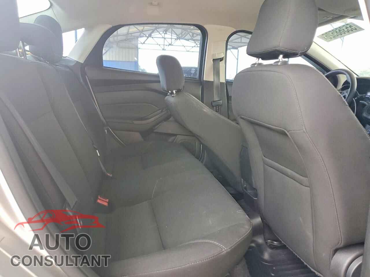 FORD FOCUS 2016 - 1FADP3F24GL222532