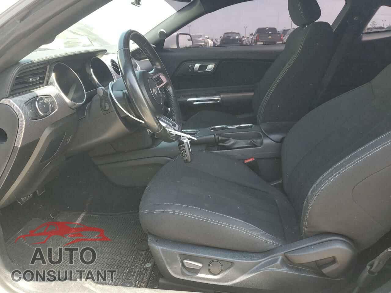 FORD MUSTANG 2020 - 1FA6P8CF6L5157906