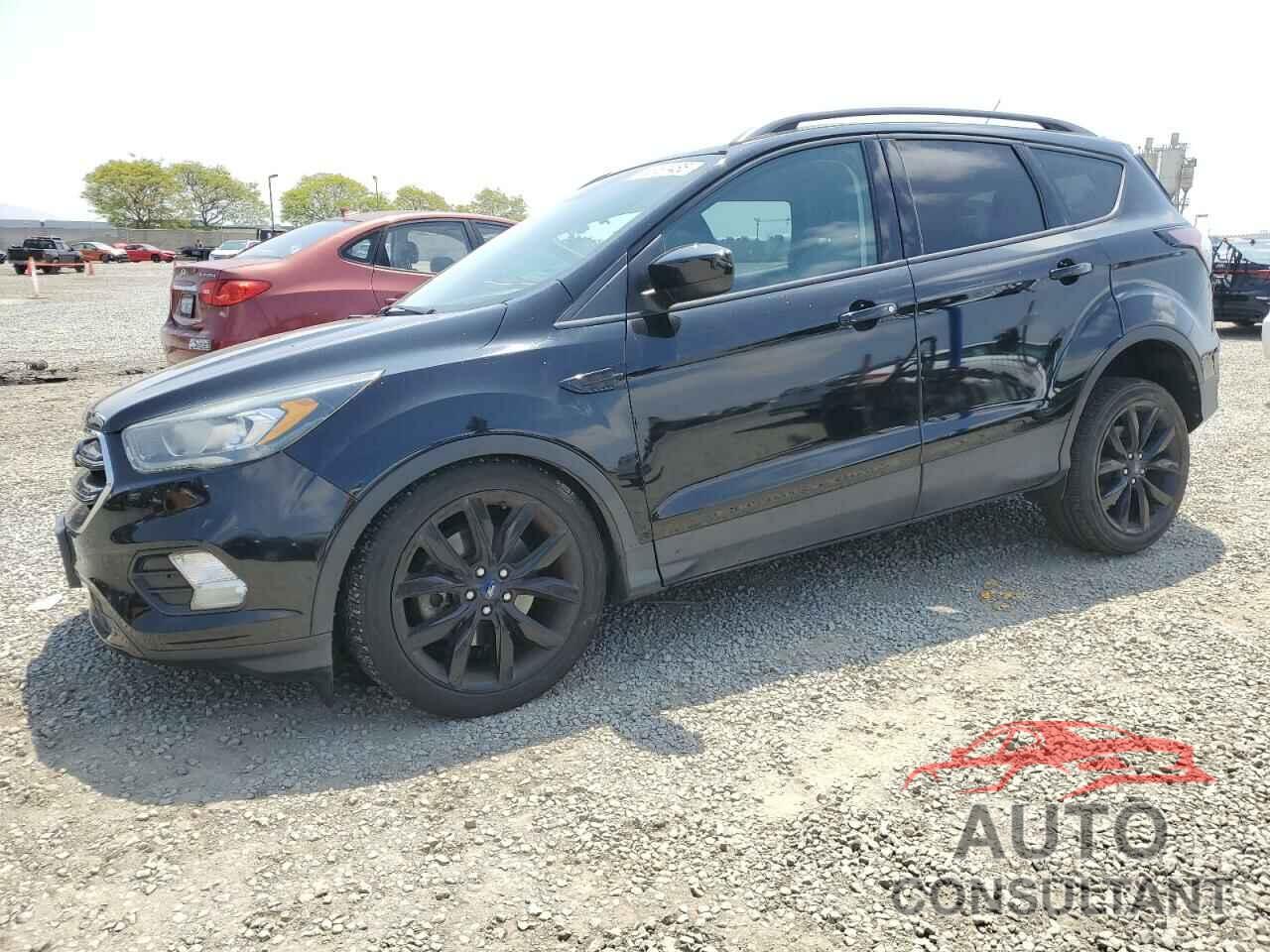 FORD ESCAPE 2017 - 1FMCU0G92HUD20328