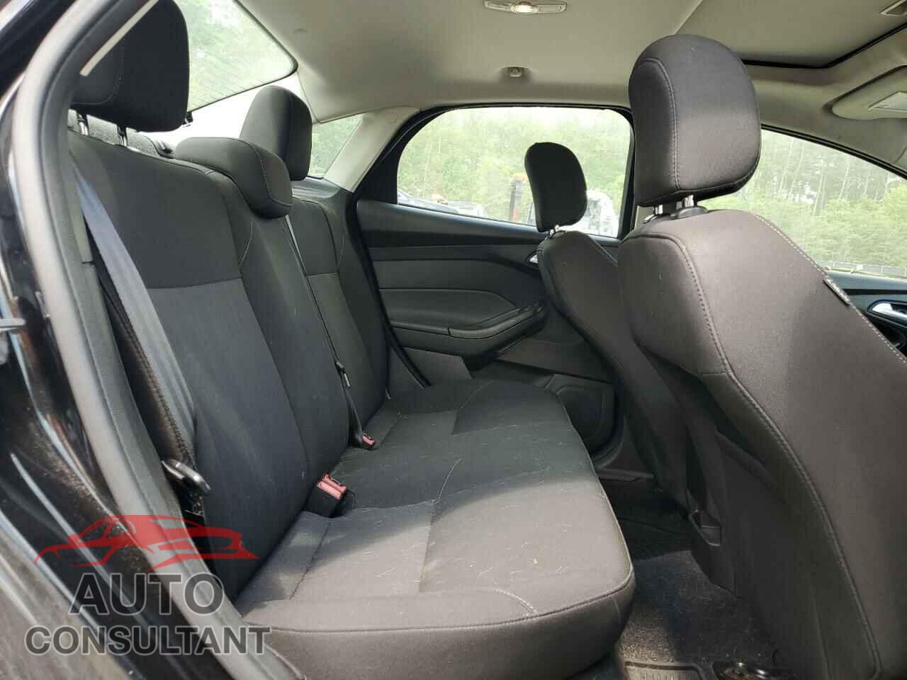 FORD FOCUS 2015 - 1FADP3F21FL339287