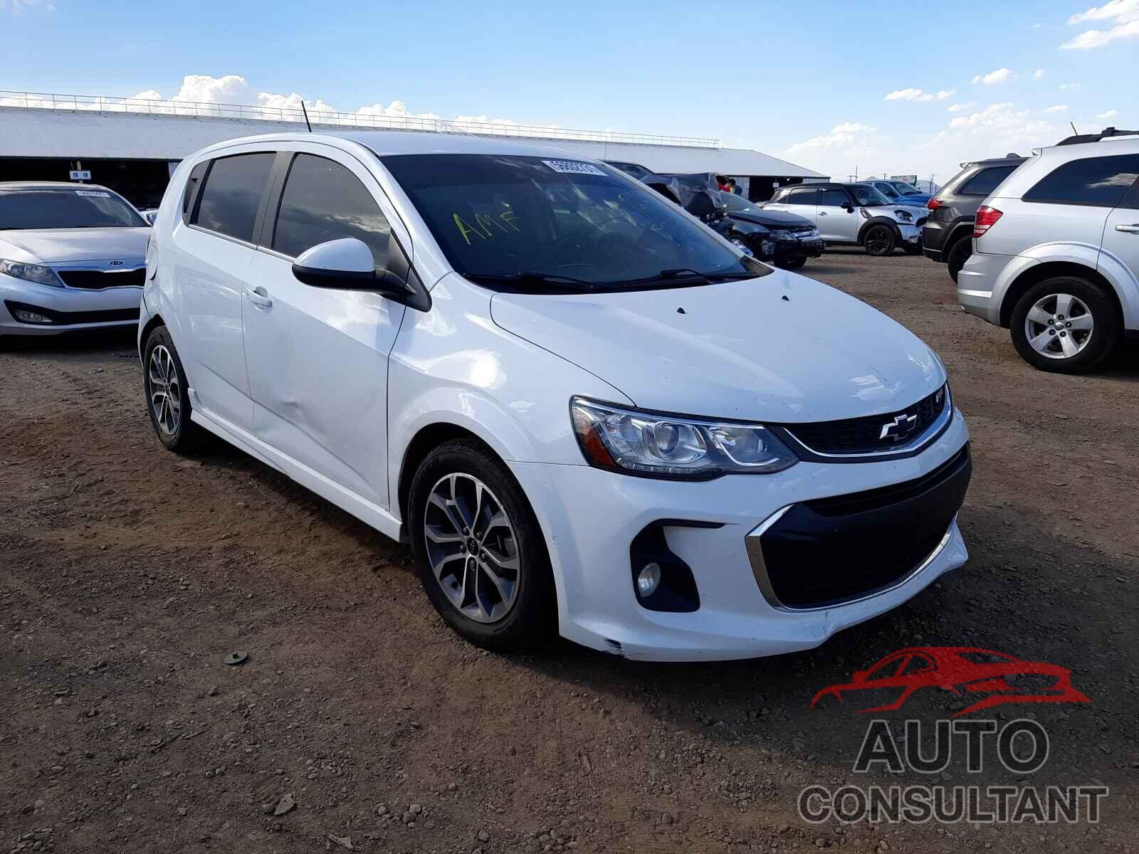 CHEVROLET SONIC 2018 - 1G1JD6SH5J4119261