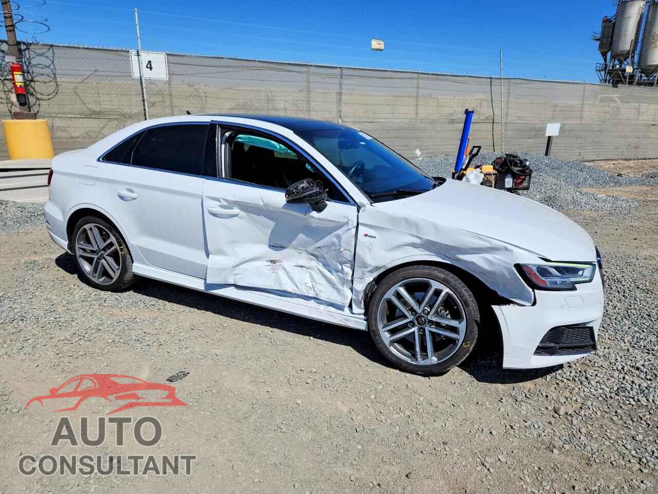 AUDI A3 2019 - WAUGUGFF1K1012188