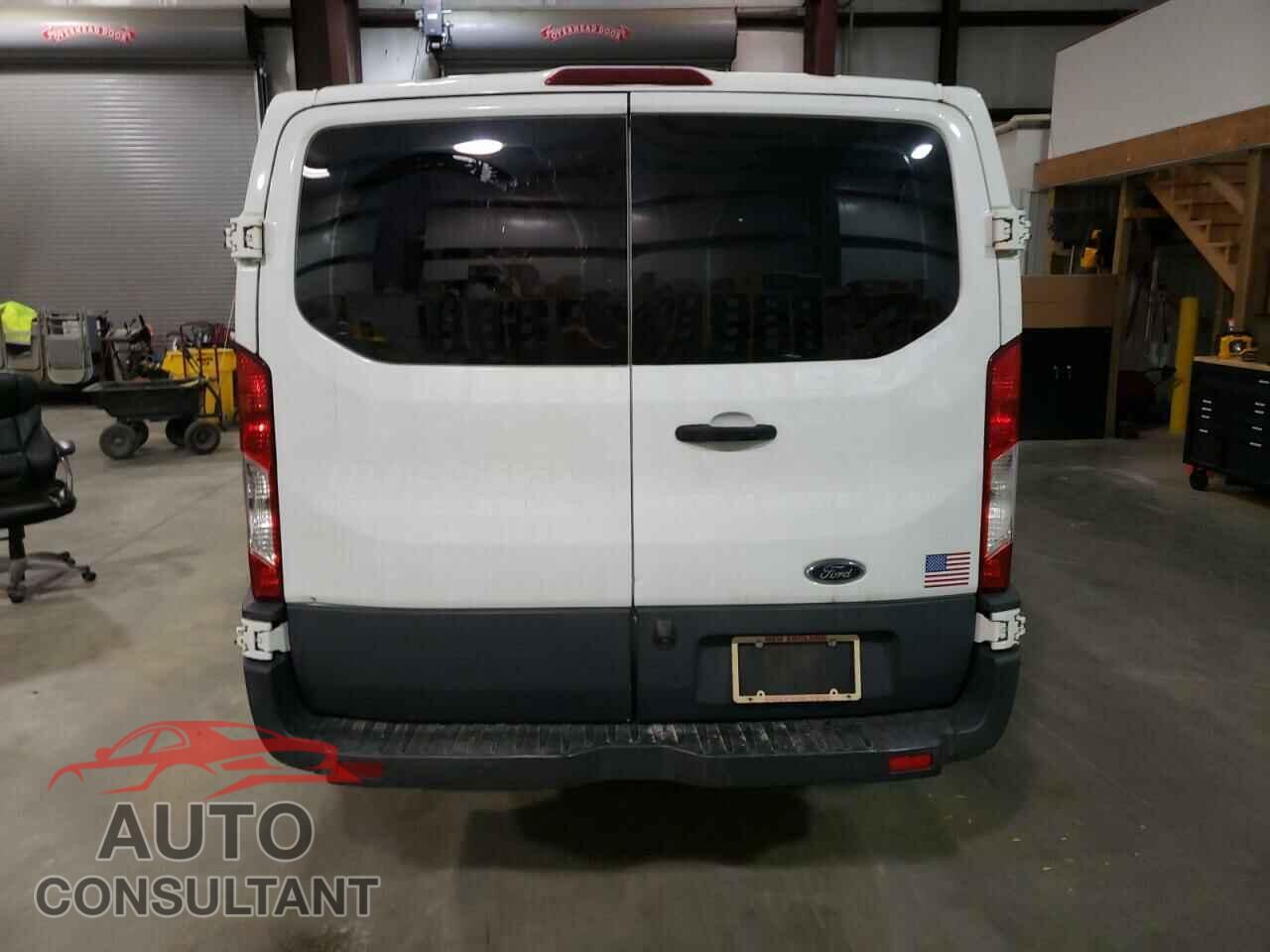 FORD TRANSIT 2015 - 1FTNR1YM7FKB03812