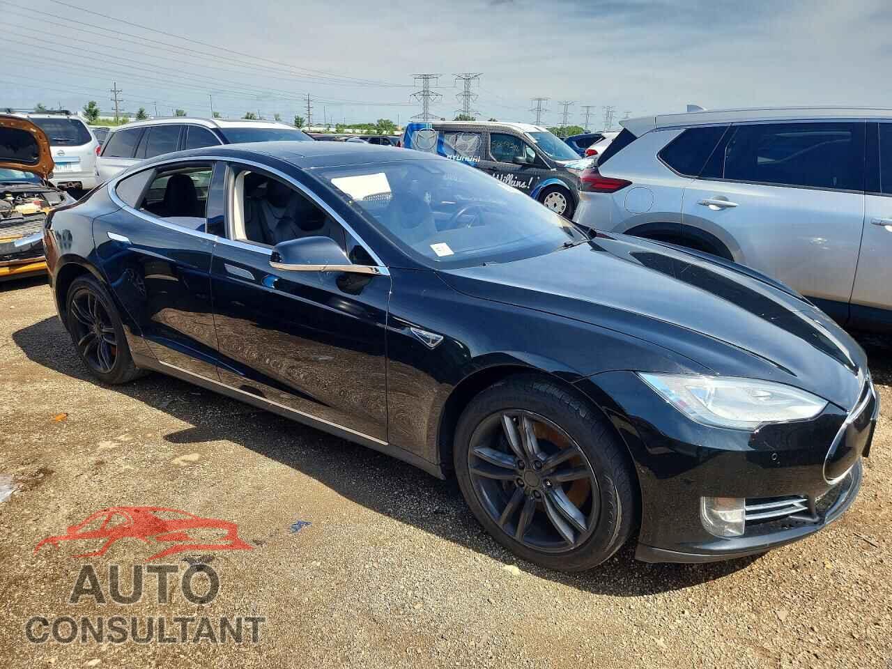 TESLA MODEL S 2015 - 5YJSA1H18FF080201