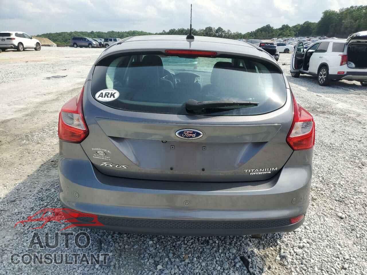 FORD FOCUS 2014 - 1FADP3N24EL379203