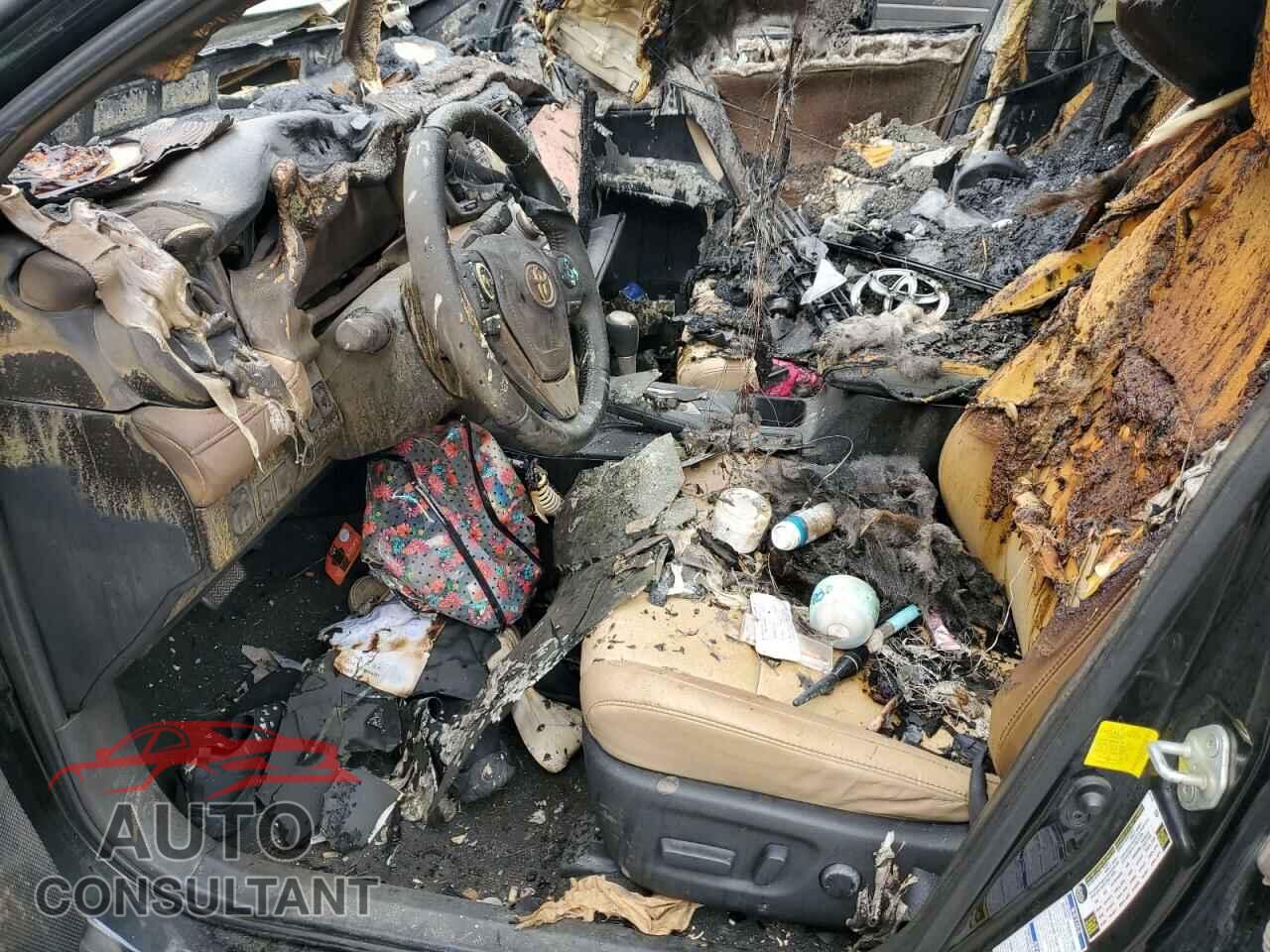 TOYOTA RAV4 2013 - 2T3DFREV2DW117945